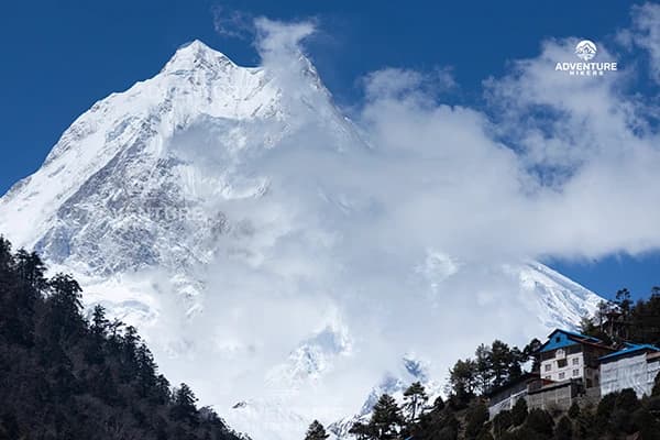 Manaslu Base Camp Trek with Larke Pass