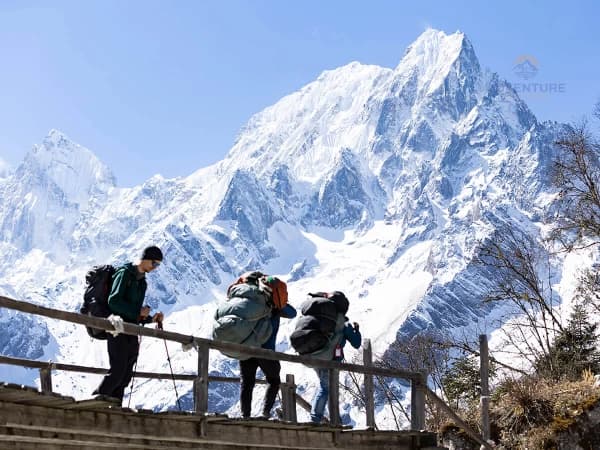 Porters And Mountain